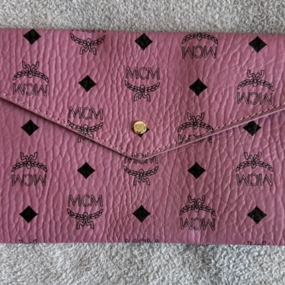 NWOT MCM Logo Pink  Envelope Pouch / Clutch Novelty / VIP / GWP